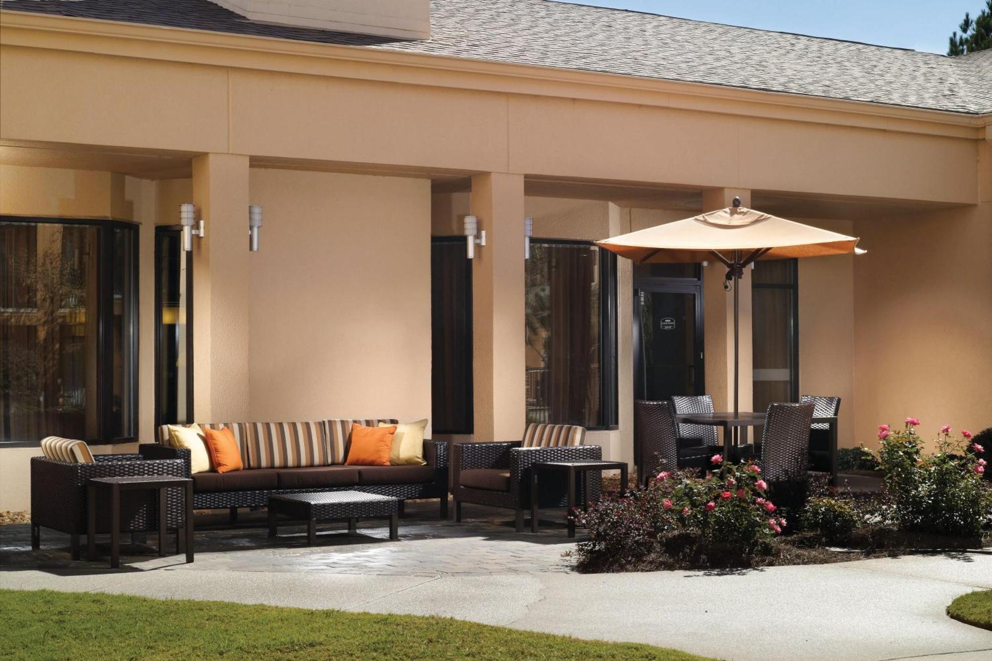 Courtyard By Marriott Macon Hotel Bagian luar foto