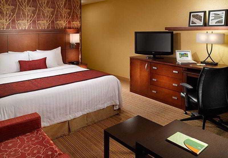 Courtyard By Marriott Macon Hotel Ruang foto